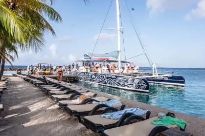 /book-tours/Blue-Finn/Blue-Finn-Klein-Curacao-2.jpg